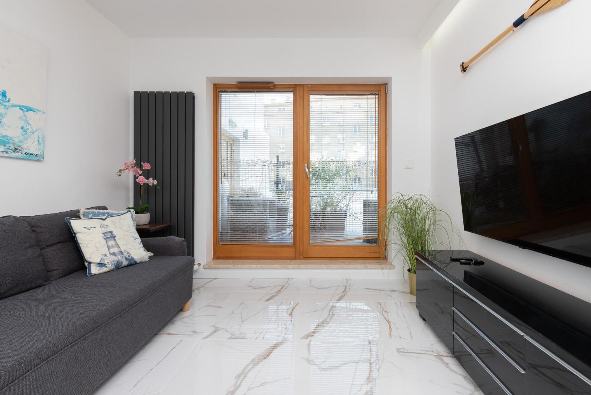 Batorego 7 Apartament With Terrace & Parking Downtown Gdynia By Renters Bagian luar foto