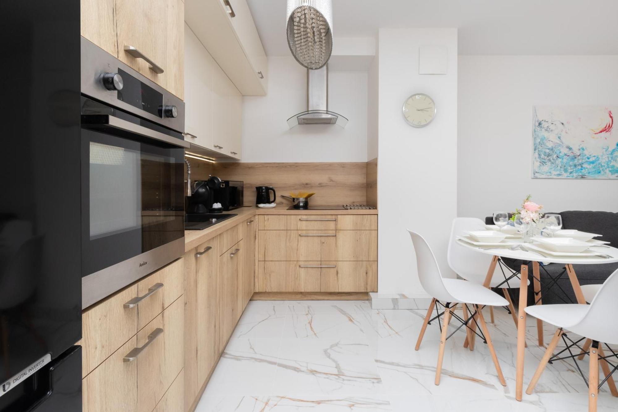 Batorego 7 Apartament With Terrace & Parking Downtown Gdynia By Renters Bagian luar foto