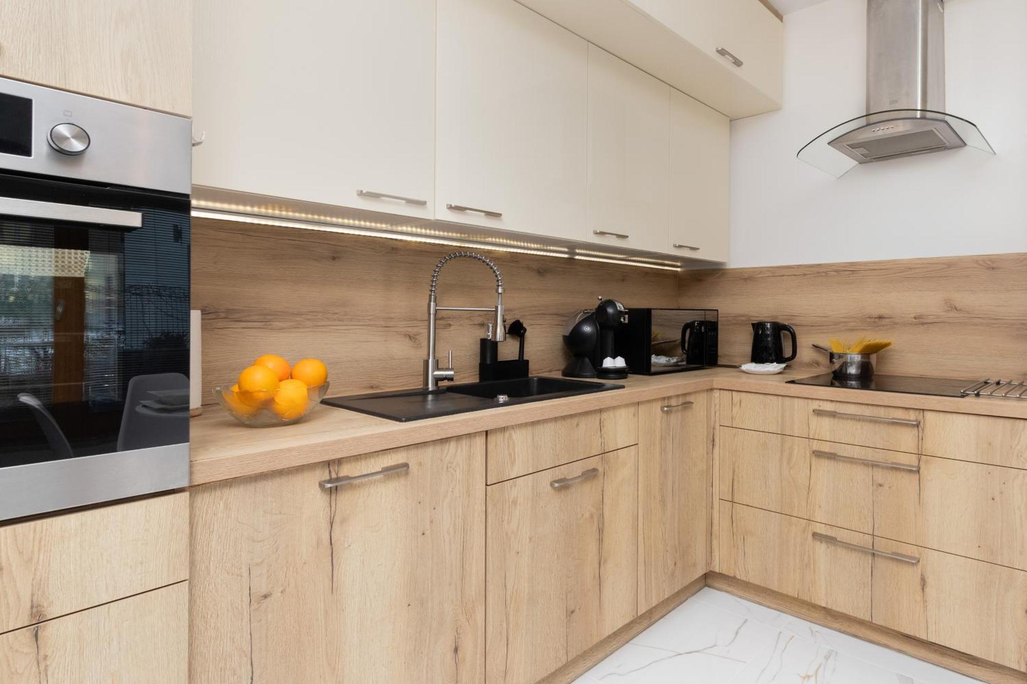 Batorego 7 Apartament With Terrace & Parking Downtown Gdynia By Renters Bagian luar foto